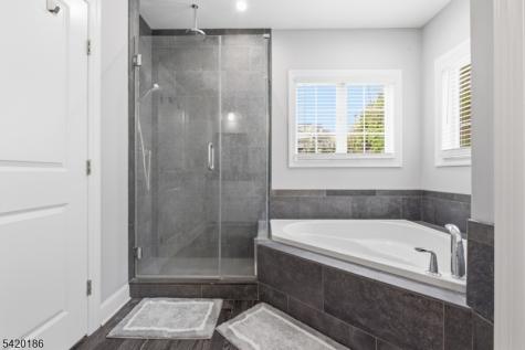 11 Bluffs Court Hamburg NJ 07419