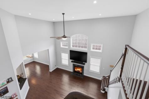 11 Bluffs Court Hamburg NJ 07419