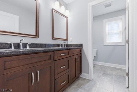 11 Bluffs Court Hamburg NJ 07419