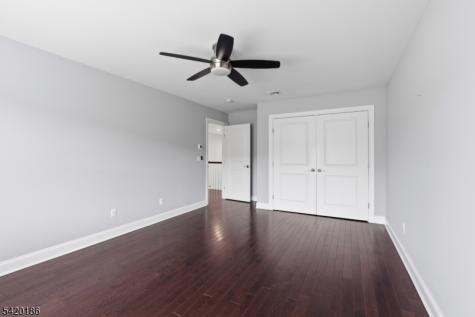 11 Bluffs Court Hamburg NJ 07419