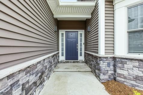 11 Bluffs Court Hamburg NJ 07419