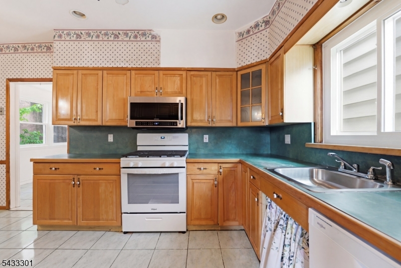 136 W 56th Street Bayonne NJ 07002