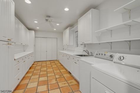 4 Edward Shippen Lane Morris NJ 07960