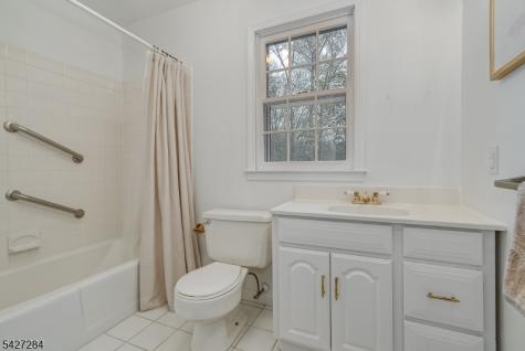 4 Edward Shippen Lane Morris NJ 07960
