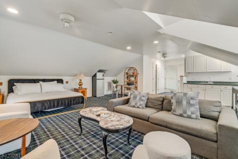 4 Edward Shippen Lane Morris NJ 07960