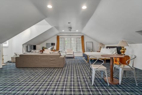 4 Edward Shippen Lane Morris NJ 07960