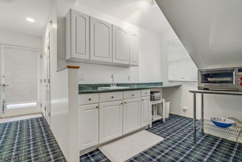4 Edward Shippen Lane Morris NJ 07960
