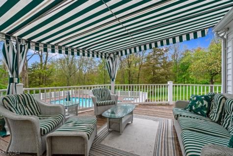 4 Edward Shippen Lane Morris NJ 07960