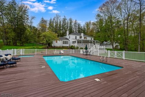 4 Edward Shippen Lane Morris NJ 07960