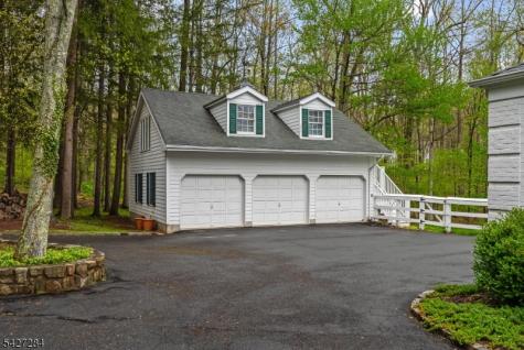 4 Edward Shippen Lane Morris NJ 07960