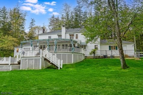 4 Edward Shippen Lane Morris NJ 07960