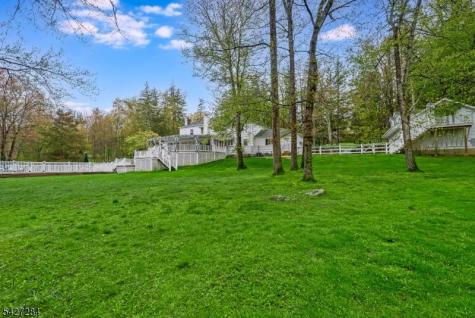 4 Edward Shippen Lane Morris NJ 07960