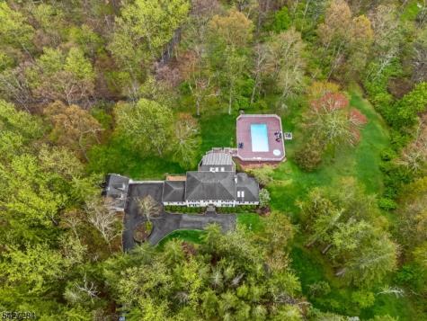 4 Edward Shippen Lane Morris NJ 07960