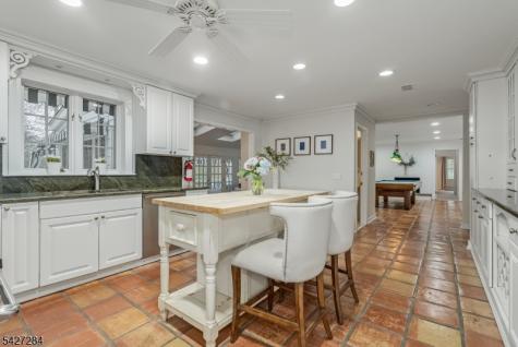 4 Edward Shippen Lane Morris NJ 07960