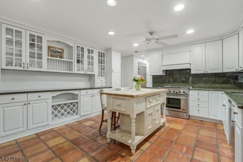4 Edward Shippen Lane Morris NJ 07960