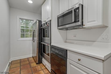 4 Edward Shippen Lane Morris NJ 07960