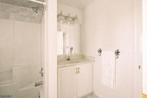 2 Moonlight Trail Raritan NJ 08822