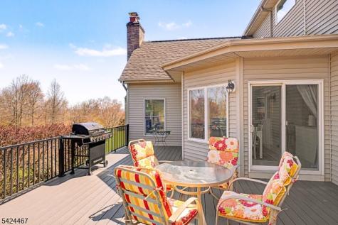 2 Moonlight Trail Raritan NJ 08822