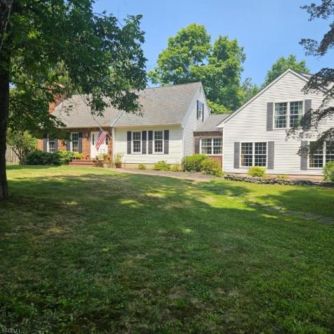 9 Nightingale Road Knowlton NJ 07825