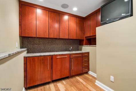9 Canterbury Lane Summit NJ 07901