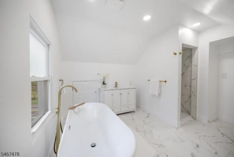 686 Meyersville Road Long Hill NJ 07933