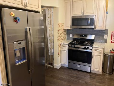 21 Lake Street East Orange NJ 07017
