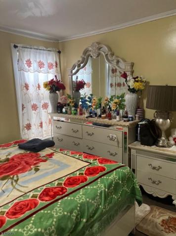 21 Lake Street East Orange NJ 07017