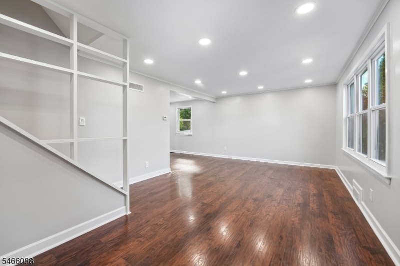 529 Richfield Avenue Kenilworth NJ 07033