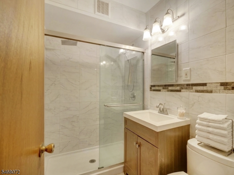 756 Pinewood Road Union NJ 07083