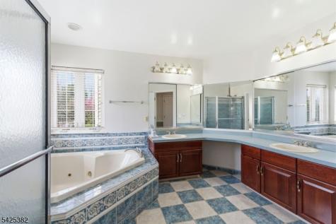 1907 Gary Road Greenwich NJ 08886