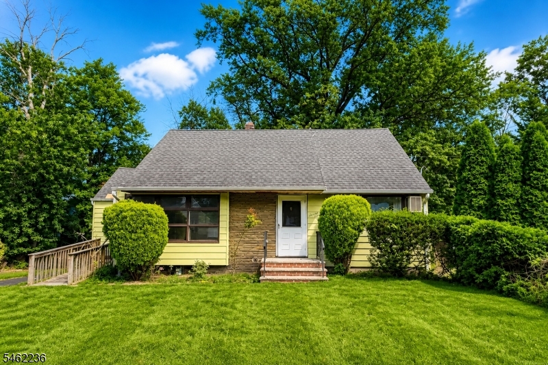 77 Independence Drive Roselle NJ 07203
