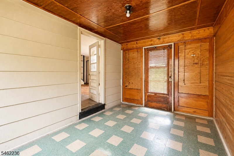 77 Independence Drive Roselle NJ 07203