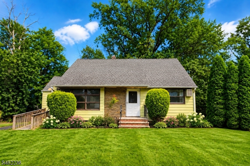 77 Independence Drive Roselle NJ 07203