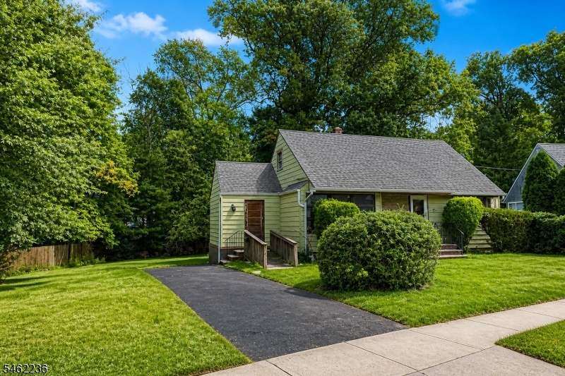 77 Independence Drive Roselle NJ 07203