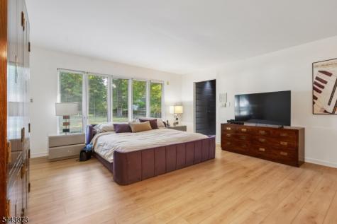 46 Calvert Avenue West Edison NJ 08820