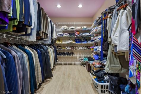 46 Calvert Avenue West Edison NJ 08820