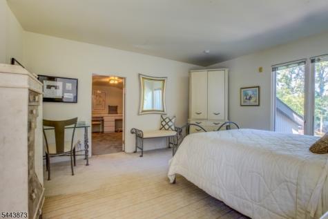 46 Calvert Avenue West Edison NJ 08820
