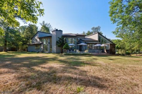 46 Calvert Avenue West Edison NJ 08820