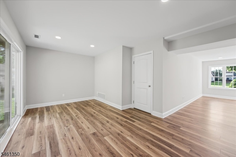 17 Londonderry Drive Raritan NJ 08822