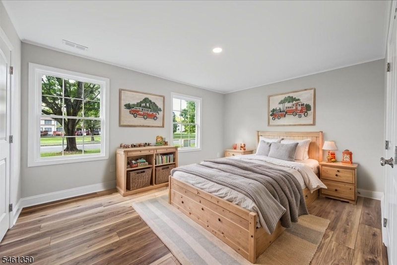 17 Londonderry Drive Raritan NJ 08822