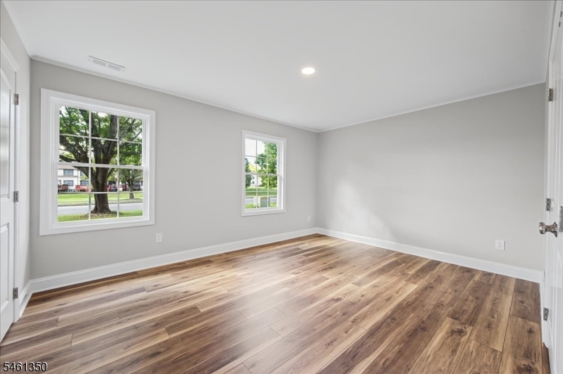 17 Londonderry Drive Raritan NJ 08822