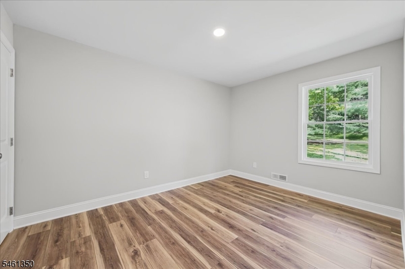 17 Londonderry Drive Raritan NJ 08822