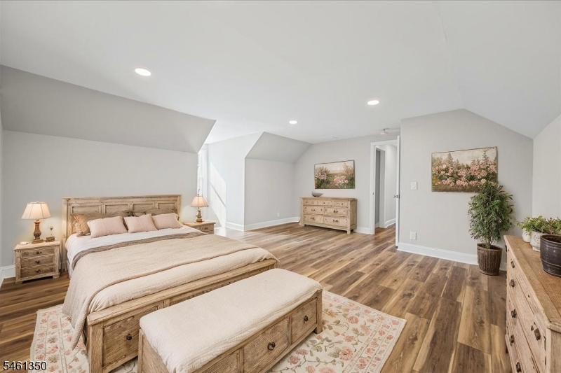 17 Londonderry Drive Raritan NJ 08822