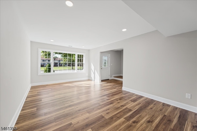 17 Londonderry Drive Raritan NJ 08822