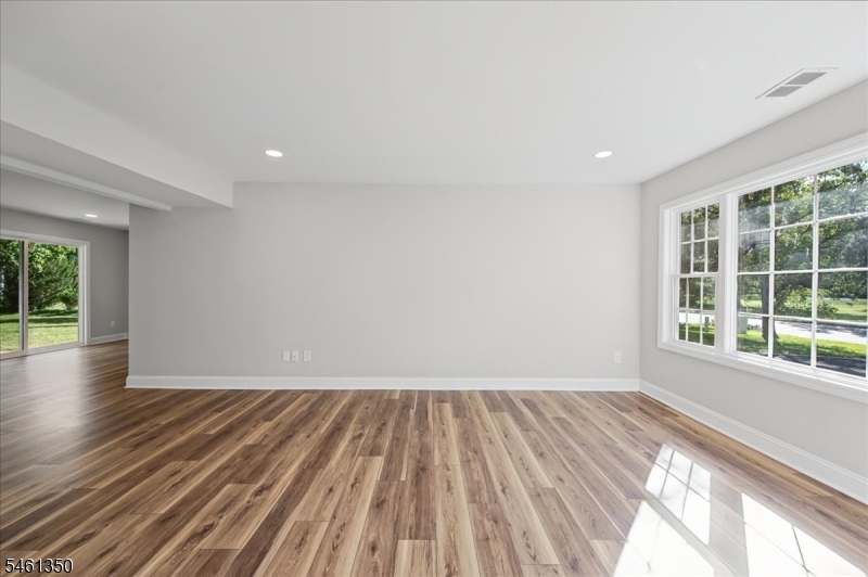 17 Londonderry Drive Raritan NJ 08822