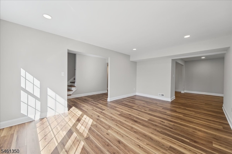 17 Londonderry Drive Raritan NJ 08822