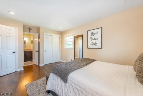3 Knoll Road Fairfield NJ 07004