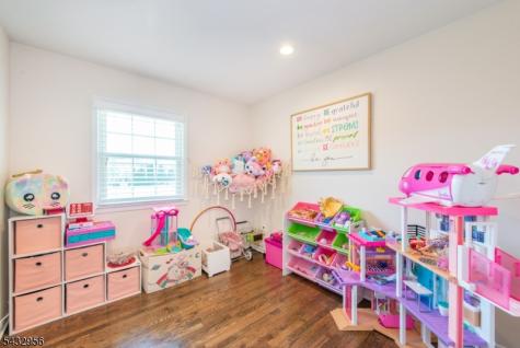 3 Knoll Road Fairfield NJ 07004
