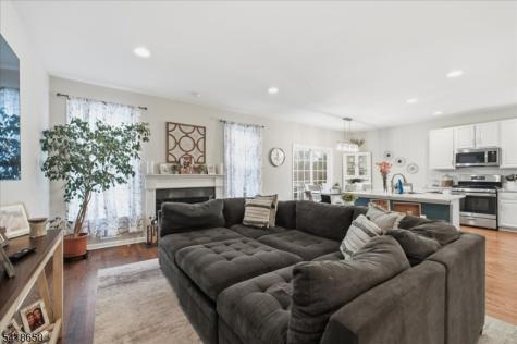 45 La Costa Drive Clinton NJ 08801