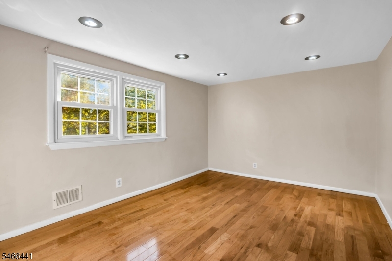 41 Heather Lane Roselle NJ 07203